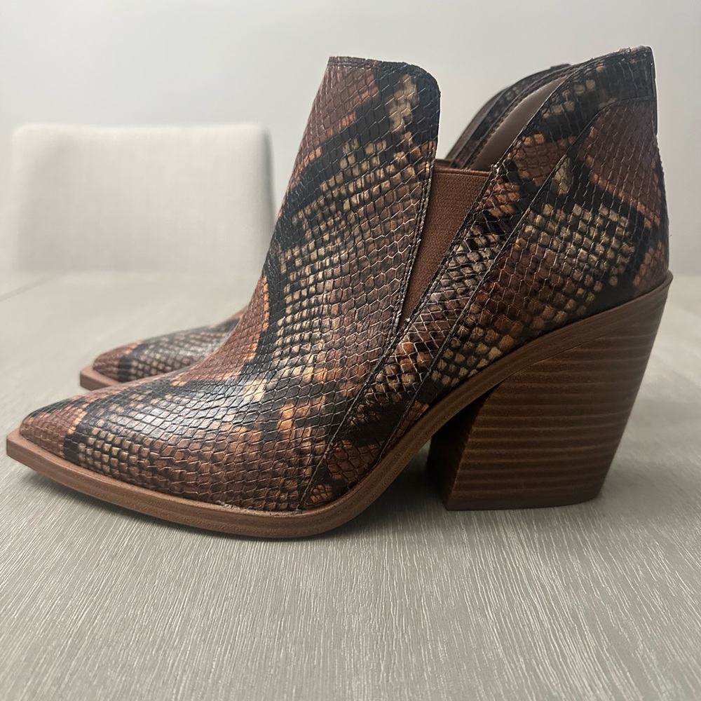Brand New Vince Camuto Brown Snake Print Ankle Boots